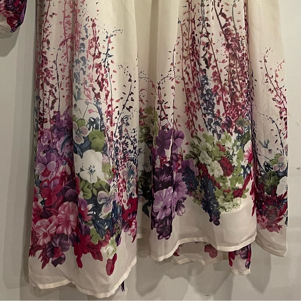 Cream flowery dress - Picture 4 of 4